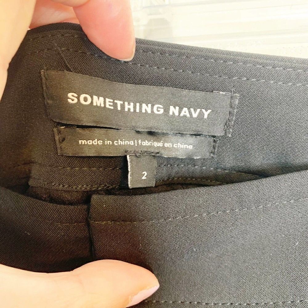 Something Navy Womens Black Front Seam Straight Leg Ankle Slit Cropped Pant Sz 2 - Picture 10 of 11